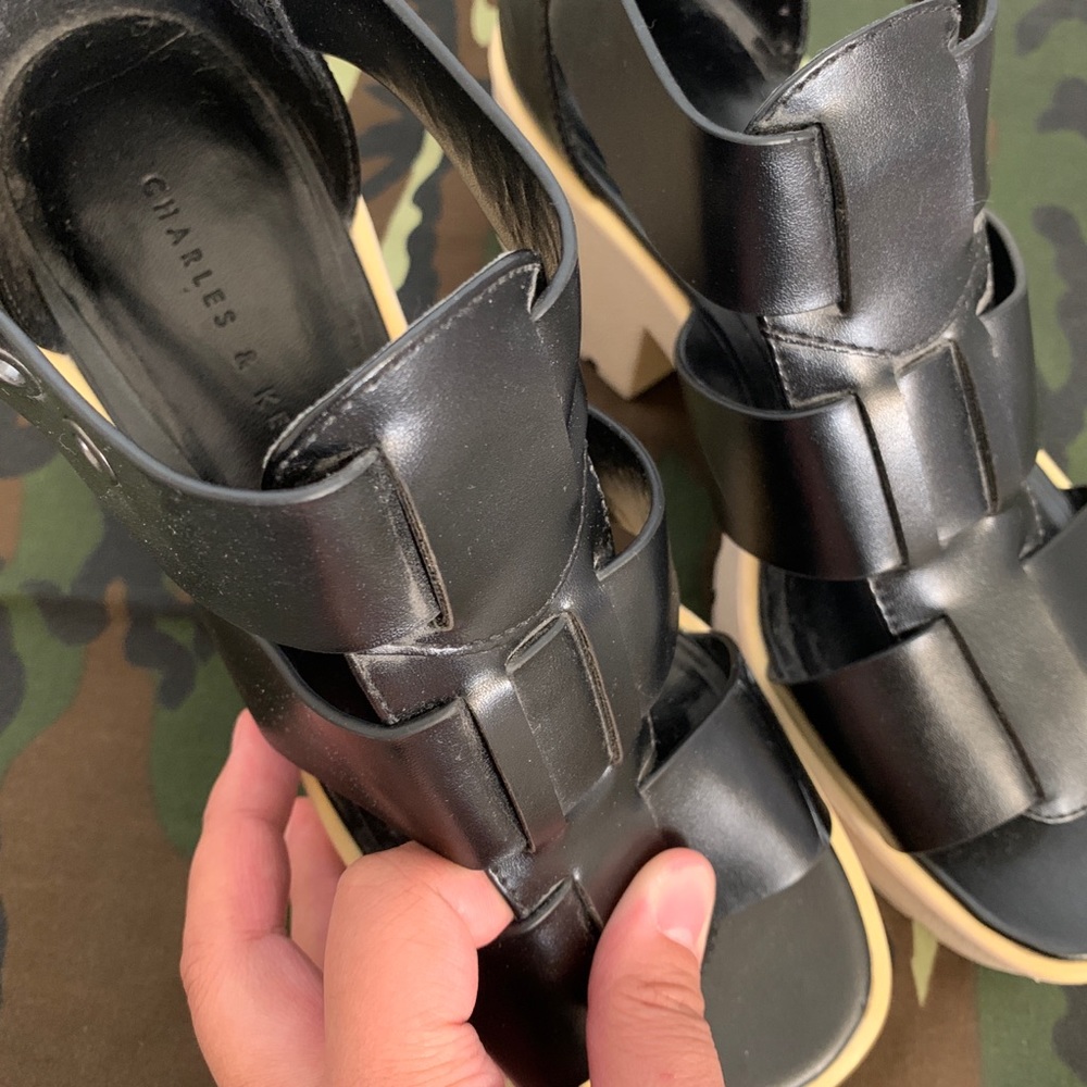 Platform Sandals - Picture 4 of 5